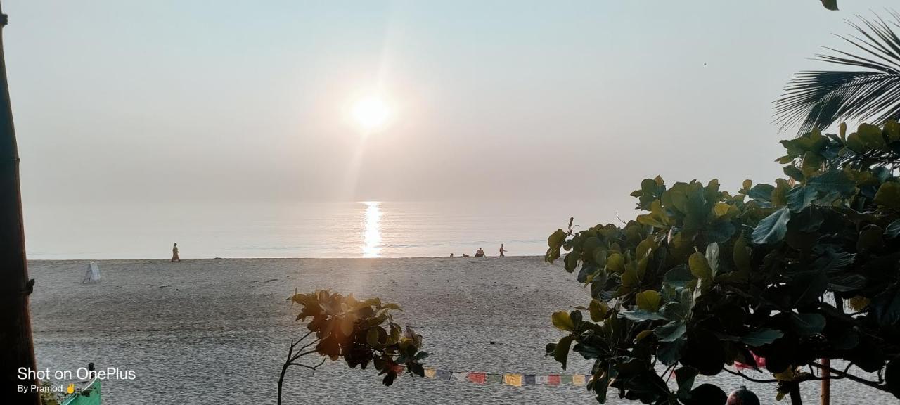 Golden Wings Cafe Hotel Gokarna  Ngoại thất bức ảnh